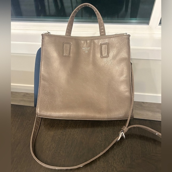 MATT & NAT Shoulder Bag ~ vegan!! 🤍🌎 - Picture 1 of 12